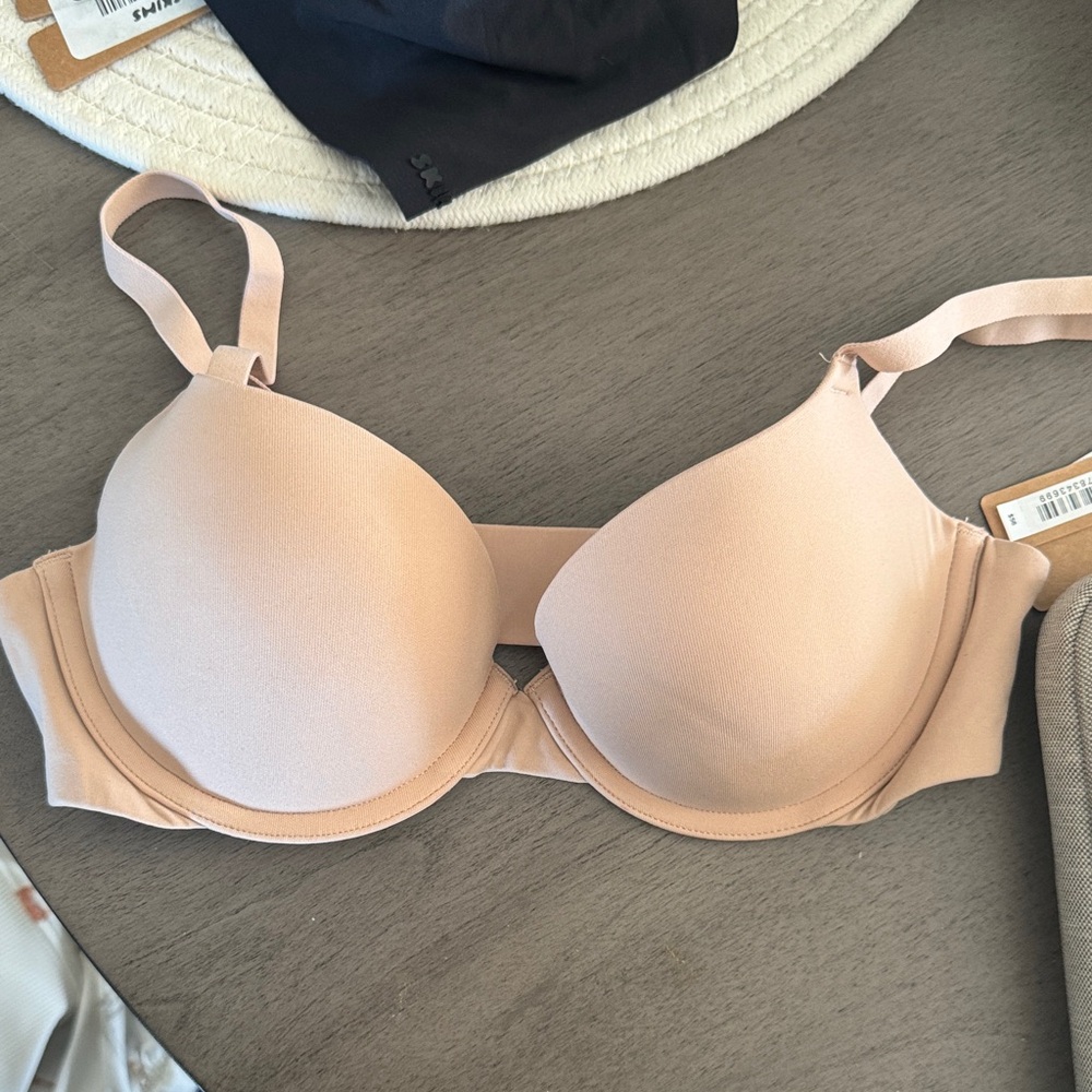 SKIMS Blush Bra